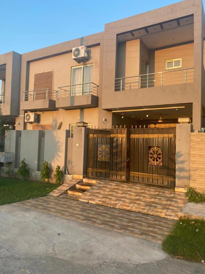 Grey Orchard Homestay - A Family Place Lahore Eksteriør billede