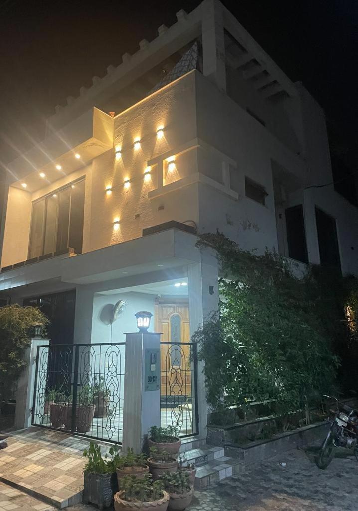Grey Orchard Homestay - A Family Place Lahore Eksteriør billede
